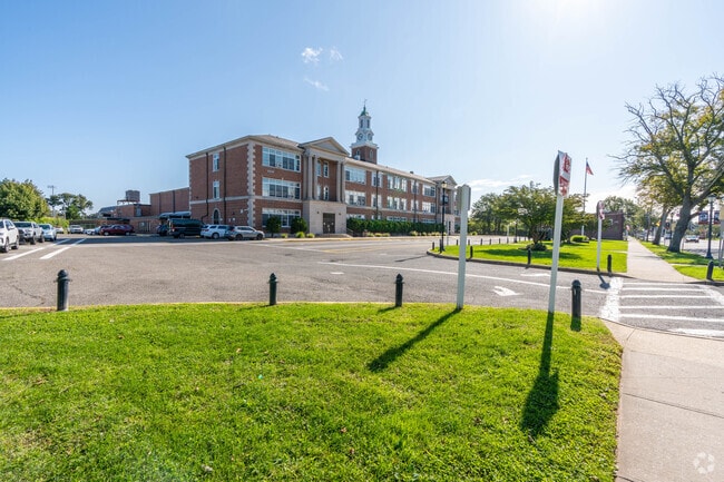 Lindenhurst Middle School is a highly rated public school.