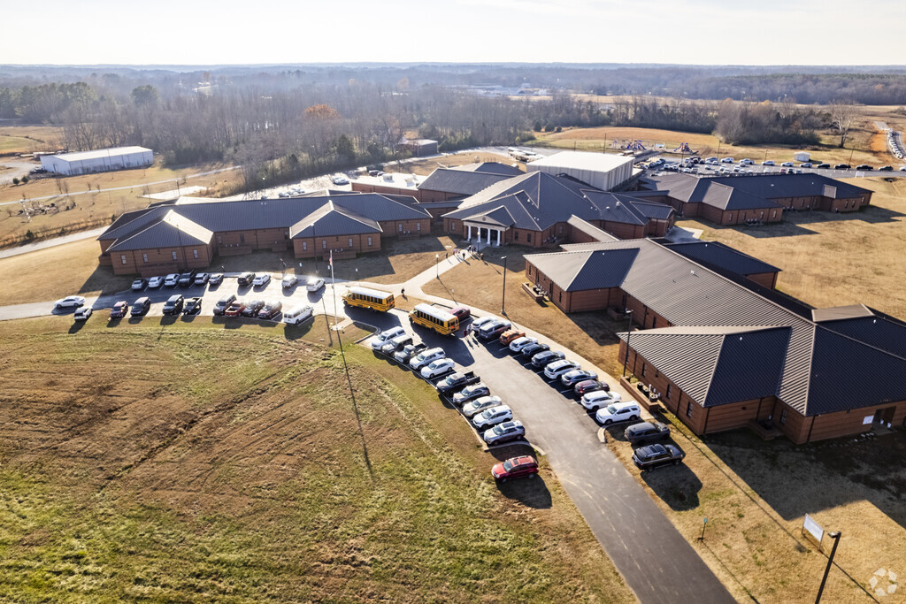 Owens Elementary School is a K through 6th grade public school in Limestone County.
