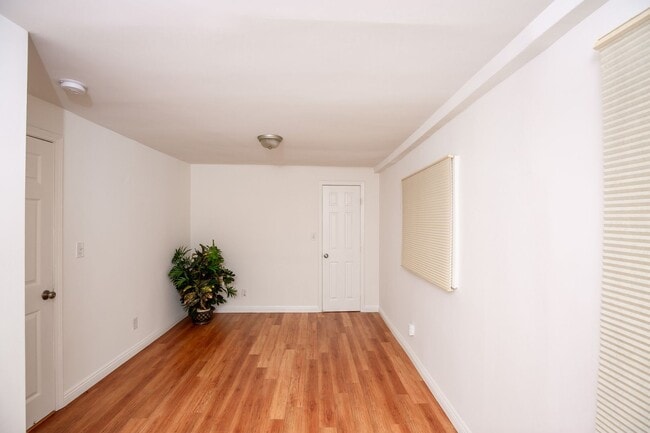 **Charming 3-Bedroom Unit in Prime Los Angeles Location – 3963 Halldale Avenue**, Los Angeles, CA 90062 - photo 5