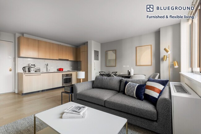 250 W 19th St unit FL7-ID427, New York, NY 10011 - photo 2