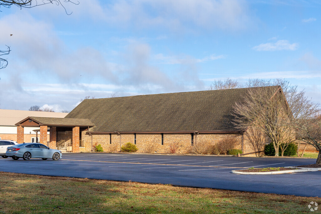Agape Christian Academy is a small private school, teaching students of all ages.