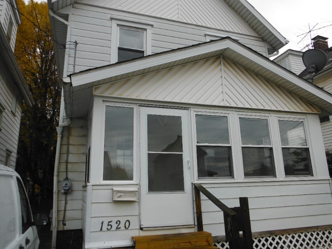 1520 Frazer Ave NW, Canton, OH 44703 - photo 2