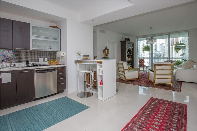 The Ivy Condominium unit TH505, Miami, FL 33130 - photo 2