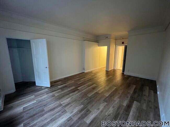 62 Boylston St unit 412A, Boston, MA 02116 - photo 4