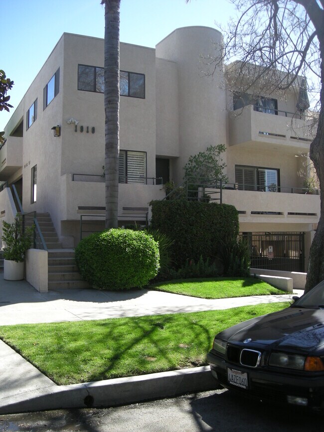 1910 Pelham Ave, Los Angeles, CA 90025