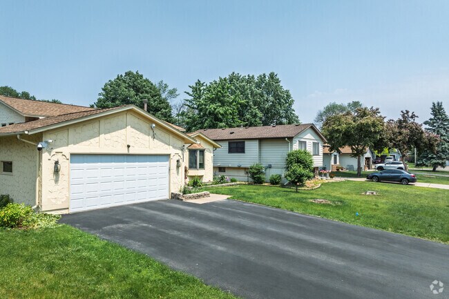 Ranch-style and split-level homes make up most of the housing in Shingle Creek.