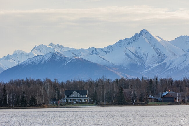 North Lake homes with Matanuska Peak rising behind them.
