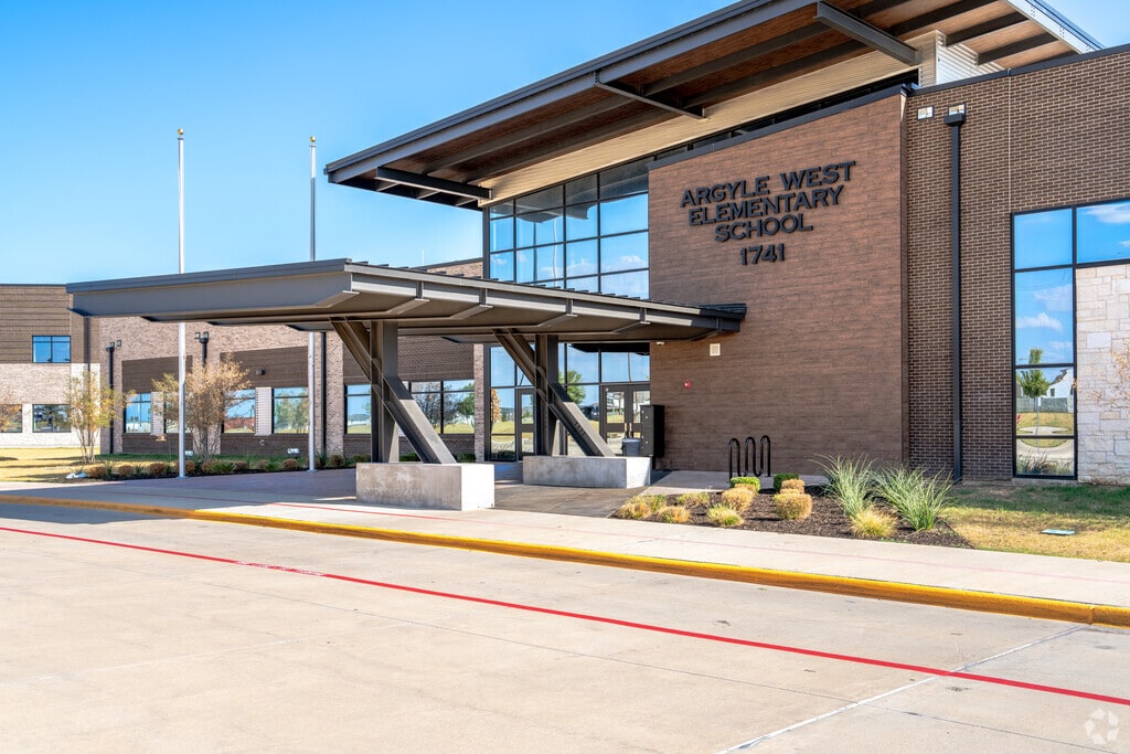 Argyle West Elementary is graded an 8/10 according to Greatschools.org.