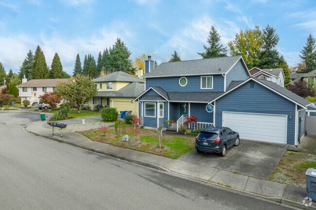 Homes in the Sunset neighborhood are mid-sized and close together.