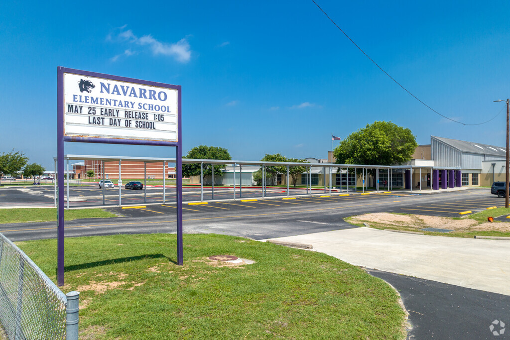 Navarro Elementary in Seguin, TX, sparks curiosity in young learners.