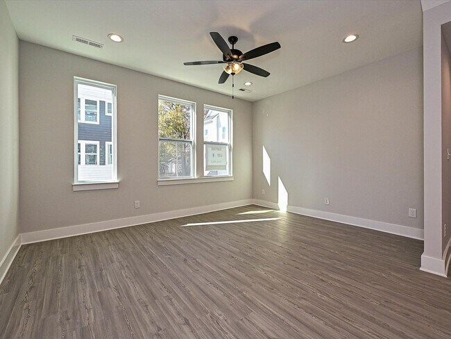 1419 Collier Walk Aly unit CSW0208, Charlotte, NC 28205 - photo 5