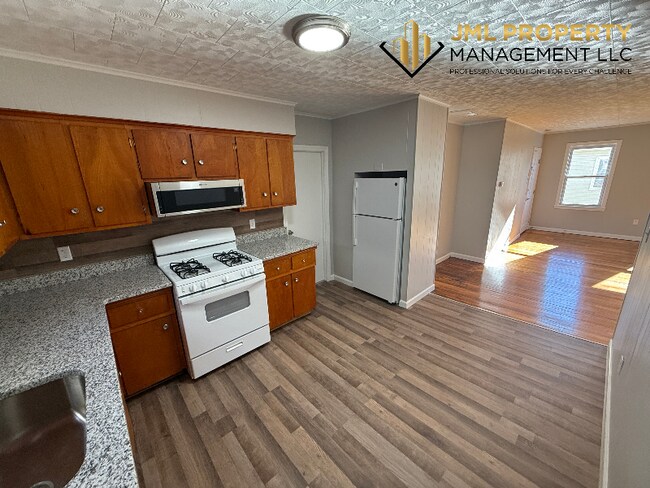 52 Pitman St unit 3F, Fall River, MA 02723 - photo 4