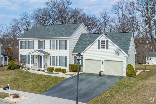 Newer construction Colonial Revivals can be found in the more upscale subdivisions of Progress.