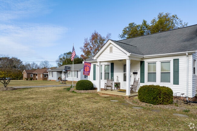 Older ranch style homes have been well taken care of and maintained in the Clover communities.