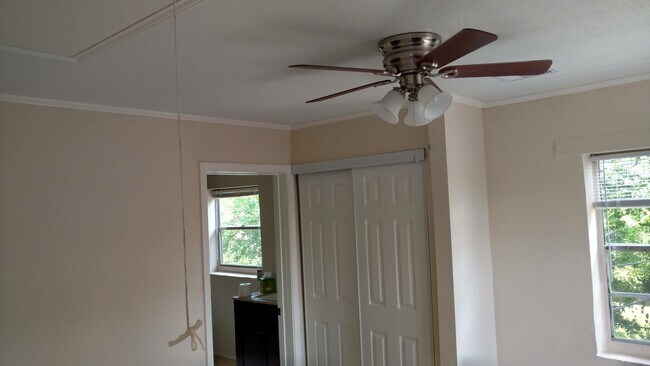 429 W 2nd St unit 1/2, Freeport, TX 77541 - photo 4