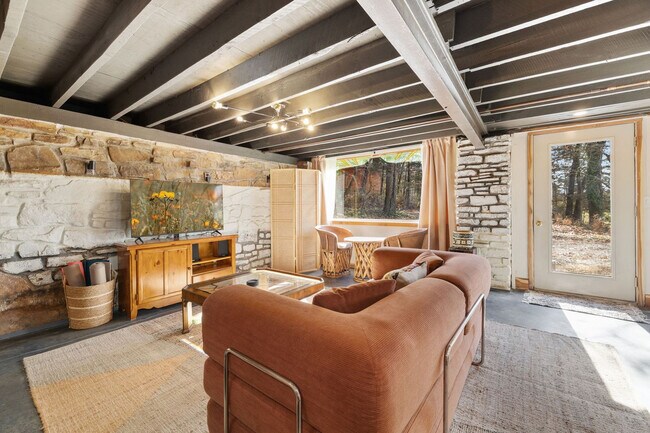 17097 Lake Sequoyah Dr unit ID1357735P, Fayetteville, AR 72701 - photo 5