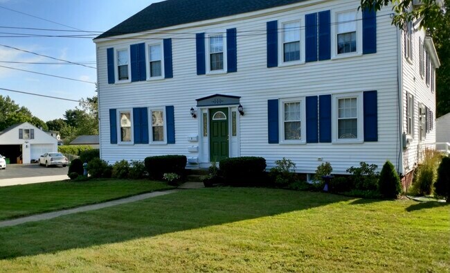 111 Stark Ave unit 111 Stark Ave Unit 1, Dover, NH 03820 - photo 2