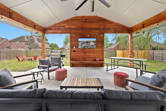 4479 W Putting Green Dr unit ID1221885P, Fayetteville, AR 72704 - photo 2