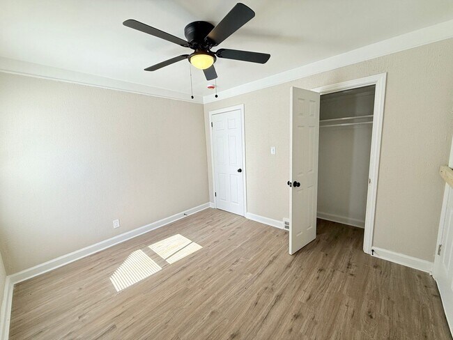 13538 Rosemont Ave, Detroit, MI 48223 - photo 6