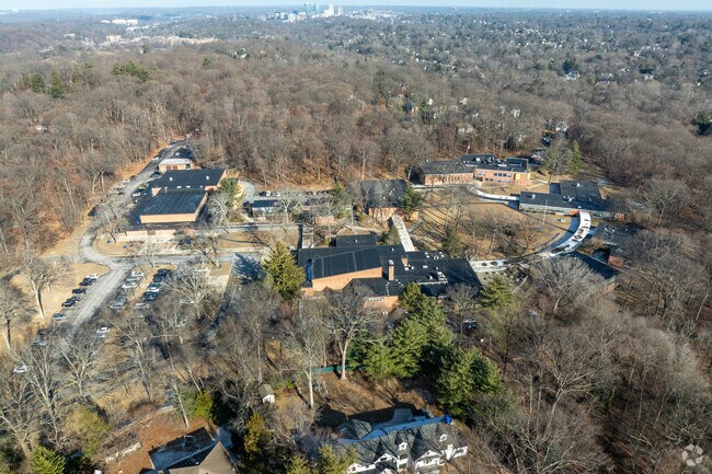 Edgemont Junior/Senior High School serves high school students.