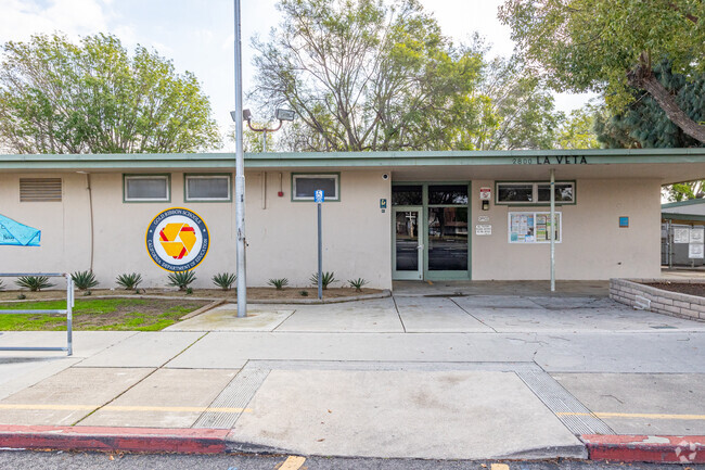 La Veta Elementary School is a good school for meeting new friends.