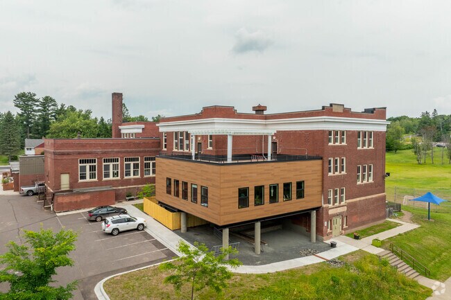 Join the Many Rivers Montessori community in Duluth for a distinctive and enriching education.