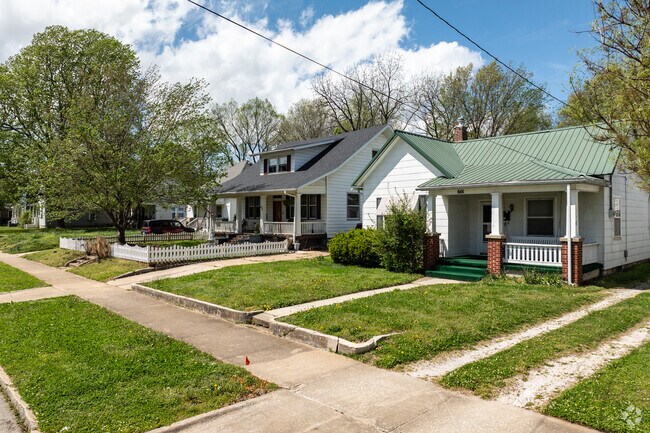Bungalows and craftsman style homes add variety to the architecture found in Grant Beach.