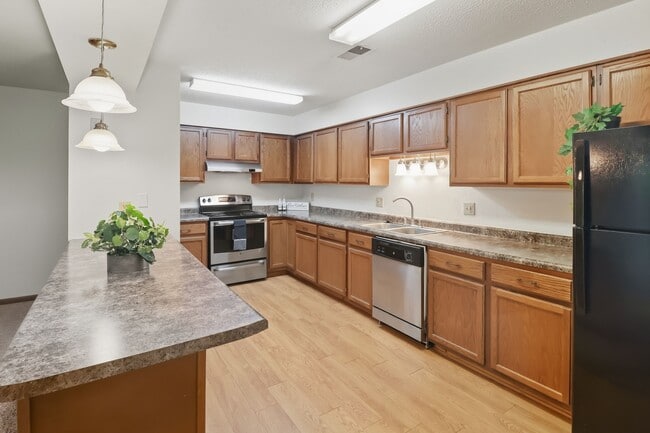 Windsor on the River, Cedar Rapids, IA 52405 - photo 7