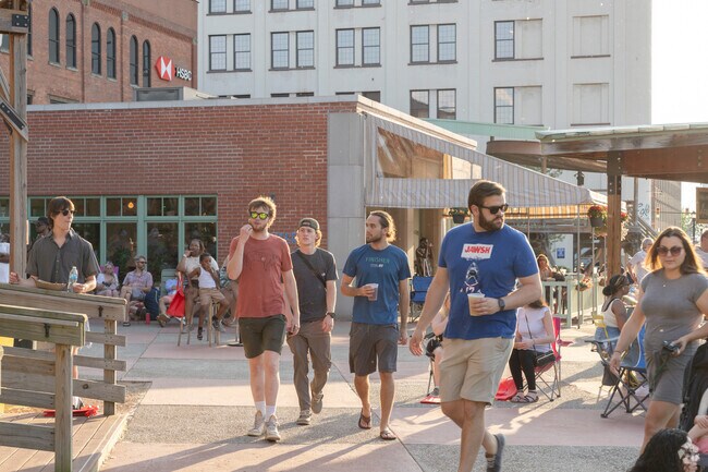 Foodtrucks Tuesday near Broadway-Fillmore has about a dozen different trucks to choose from.
