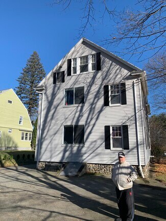 468 Massasoit Rd Unit Top  floor, Worcester, MA 01604