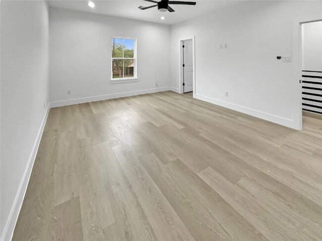 8131 Woodward St unit B, Houston, TX 77051 - photo 5
