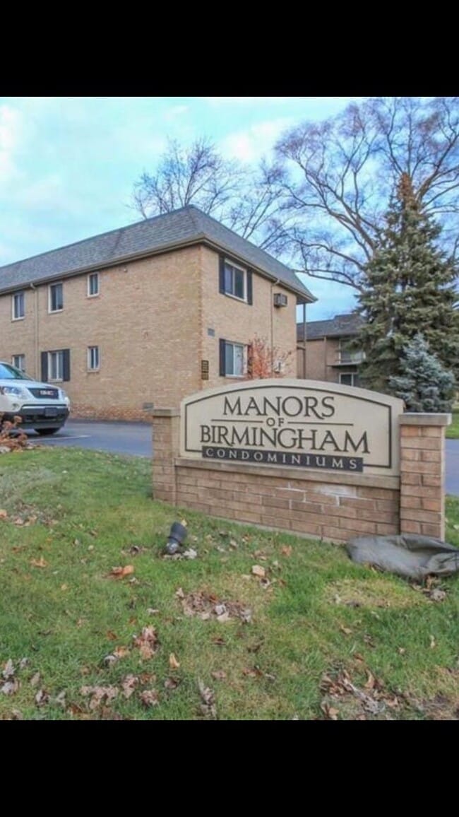 1719 E 14 Mile Rd Unit D, Birmingham, MI 48009