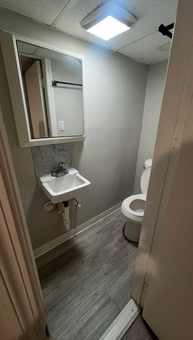 322 S Clinton St unit 4, East Orange, NJ 07018 - photo 4