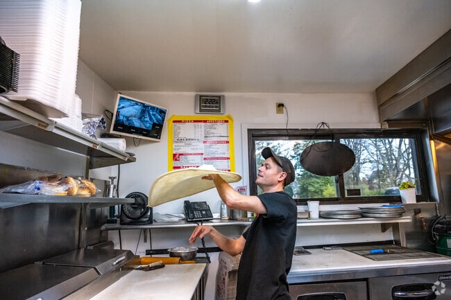 Living in Morgan Heights you'll be sure to order a pizza from Tanino's