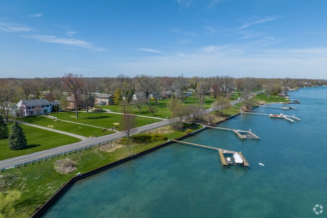 Grosse Ile homes on East River Road overlook the Detroit River.