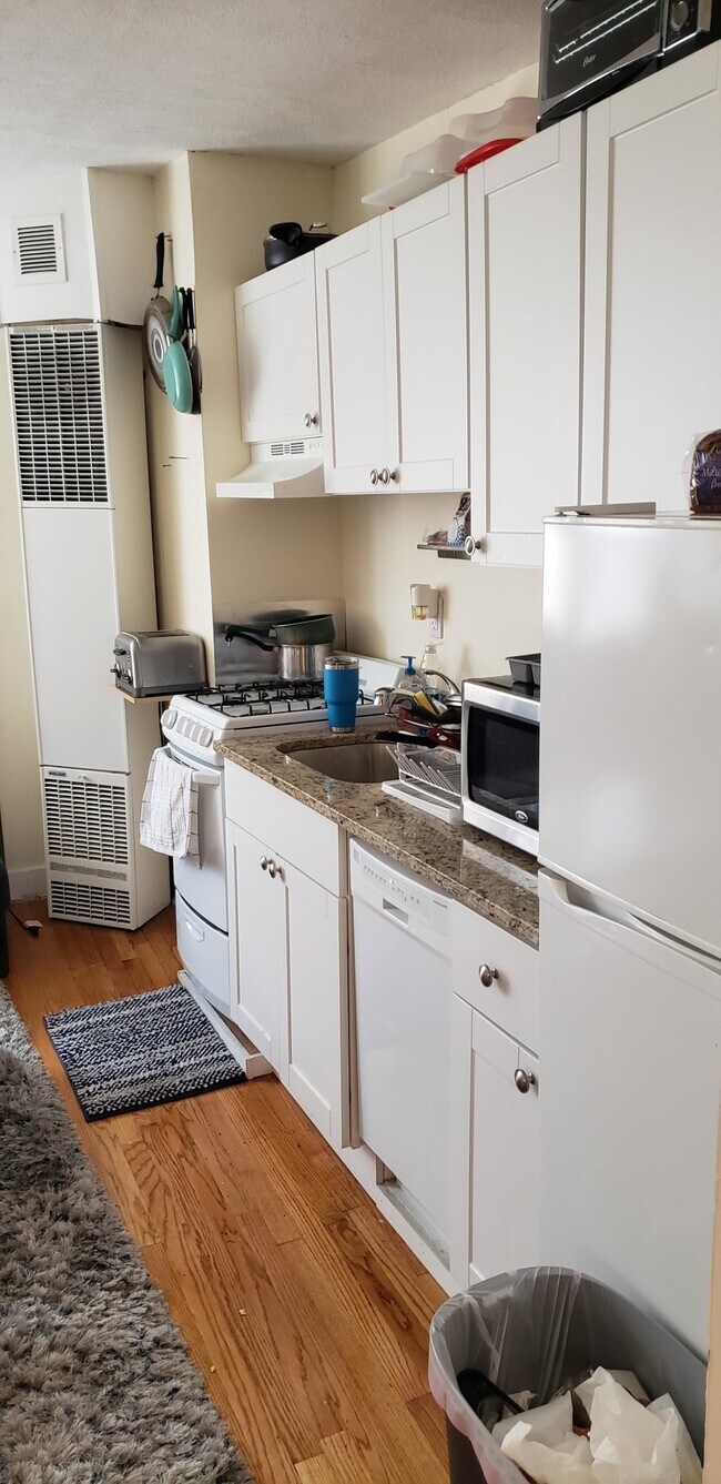 151 Endicott St Unit 10, Boston, MA 02113