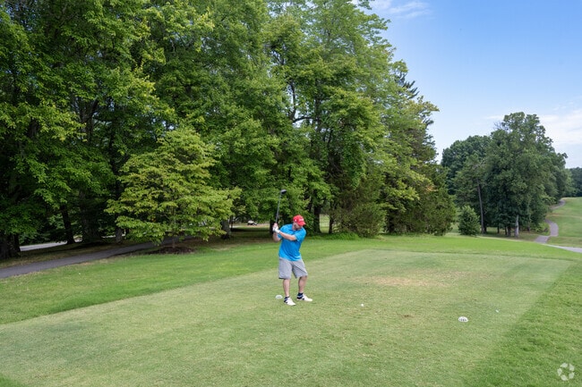Residents of Montview-Ogburn Station can play golf at the Winston Lake Golf Course nearby.