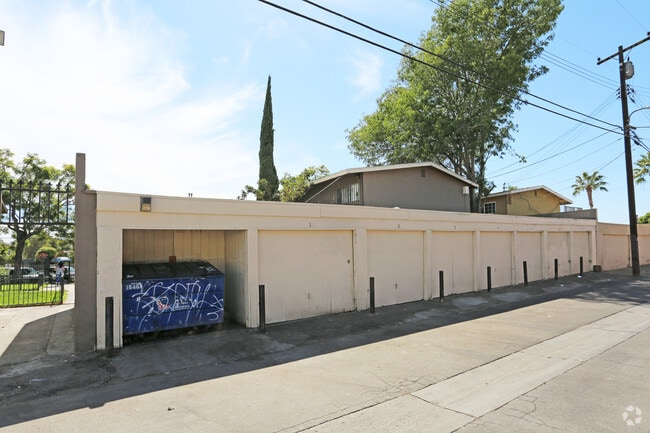 117 E. Leatrice, Anaheim, CA 92802 - photo 4