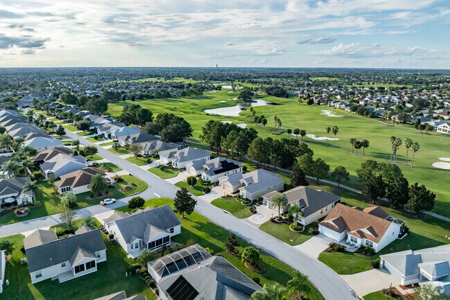 The Village of Hemingway is conveniently located beside golf courses.