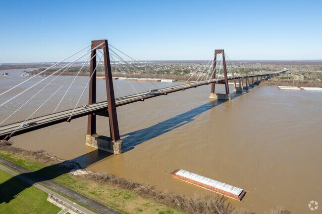 Norco commuters cross the Mississippi River by car using bridges like the Hale Boggs Memorial.