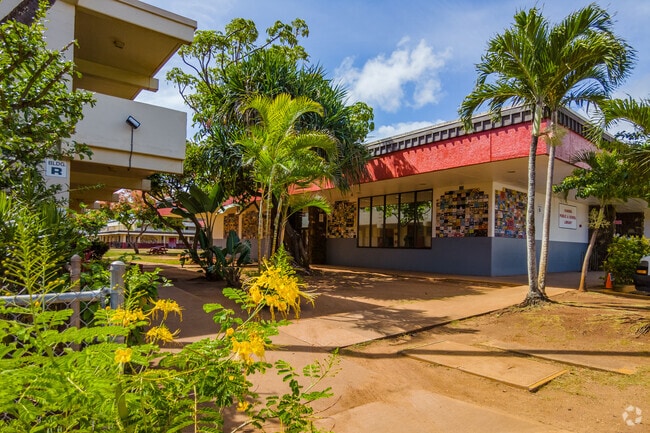 Explore a diverse and inclusive learning community at Kahuku High & Intermediate School.