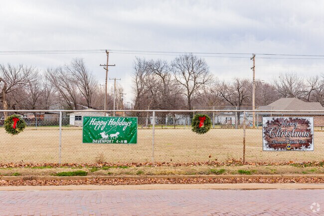 Davenport High School offers sports students.