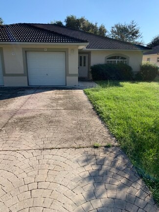 9 Rainbow Ln, Palm Coast, FL 32164