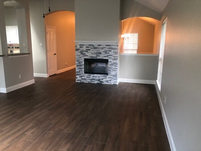 19306 Pinewood Bluff Ln, Humble, TX 77346 - photo 4