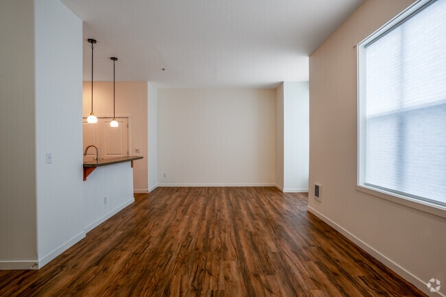 Hank Reardon Plaza, Portland, OR 97211 - photo 6