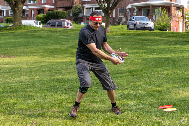 The nearby 18 hole frisbee golf course is a fun afternoon for Waltherson residents.