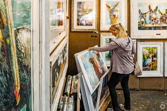 The Mount Dora Art Festival draws a big crowd as it goes into its 50th year.