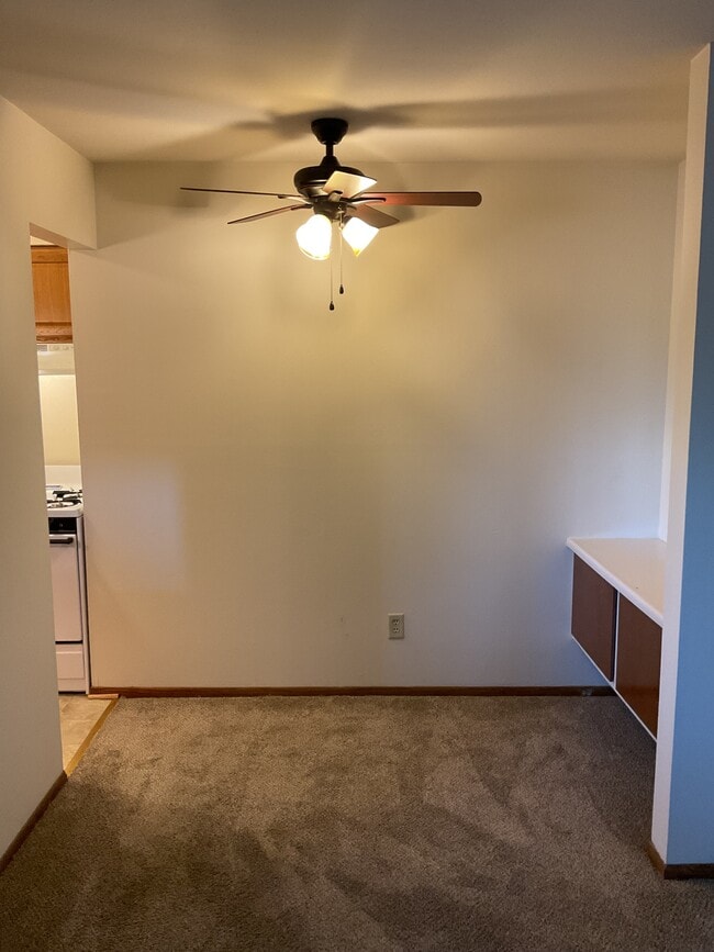 Apartment Homes of Wildwood Preserve in beautiful Oak Creek, WI, Oak Creek, WI 53154 - photo 5