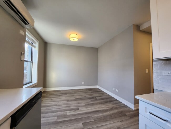 3931 N Janssen Ave unit 3, Chicago, IL 60613 - photo 7