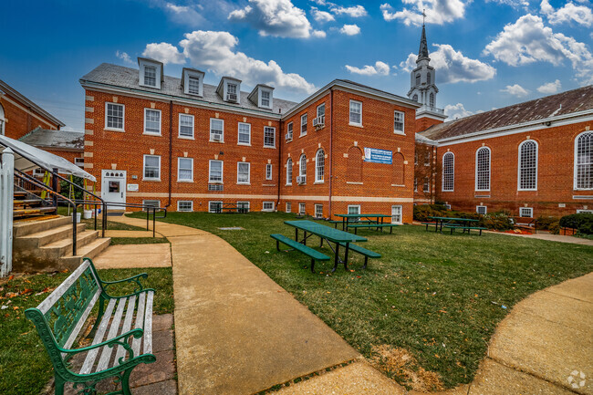 Unlock a world of limitless learning at Evergreen Montessori School in Silver Spring.
